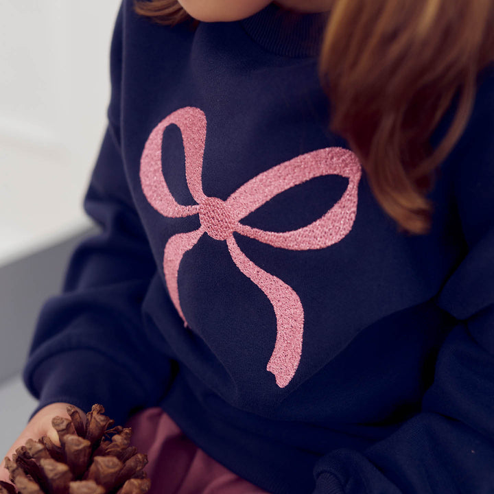 BOW sweatshirt