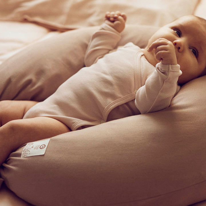 RIB body with cross closure